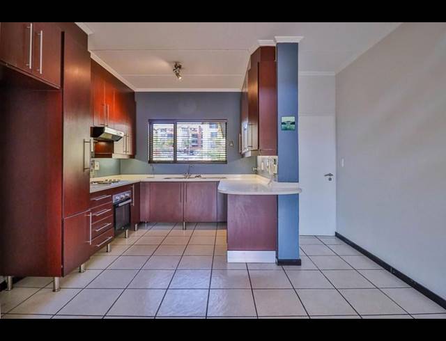2 BEDROOM APARTMENT FOR SALE IN SUNNINGHILL